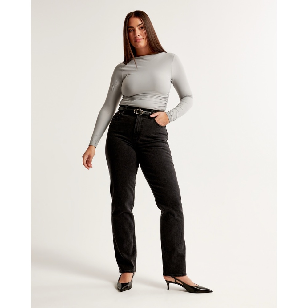 NWT Abercrombie & Fitch The ‘90s Straight Ultra High Rise Curve Love Jeans Black